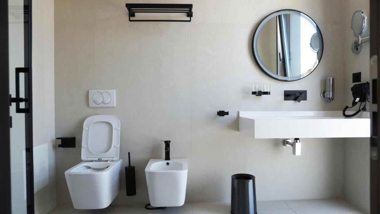 Starlight Hotel Тирана Екстериор снимка