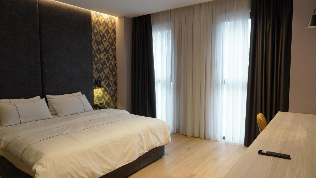 Starlight Hotel Тирана Екстериор снимка