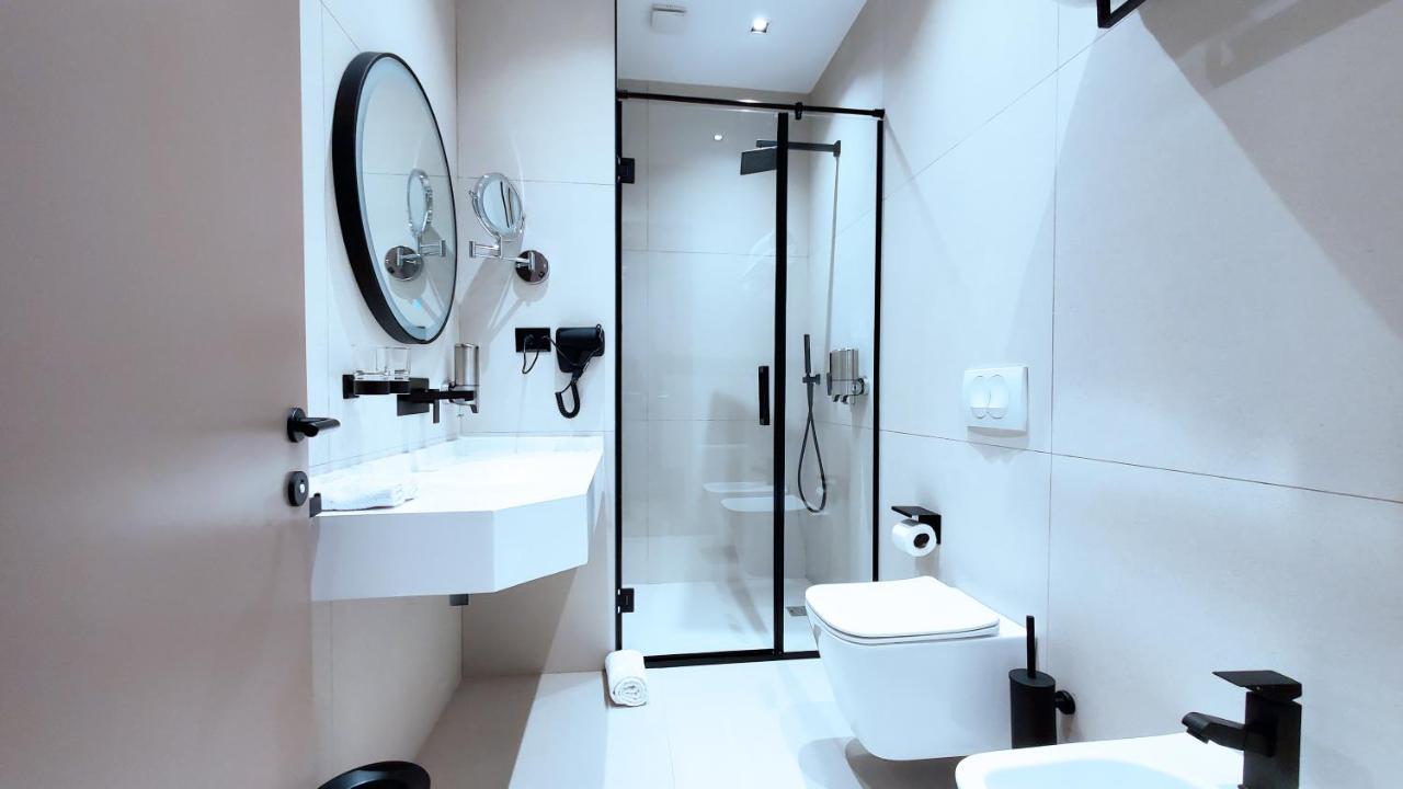 Starlight Hotel Тирана Екстериор снимка