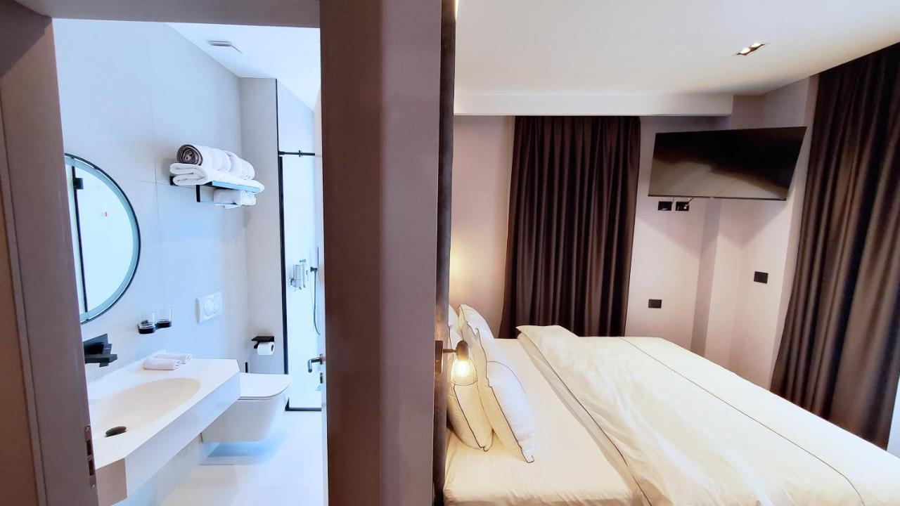 Starlight Hotel Тирана Екстериор снимка