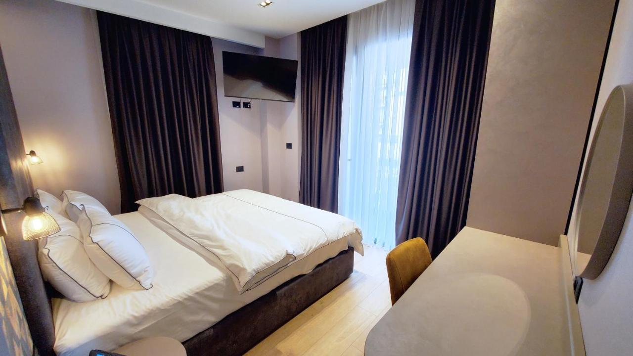 Starlight Hotel Тирана Екстериор снимка